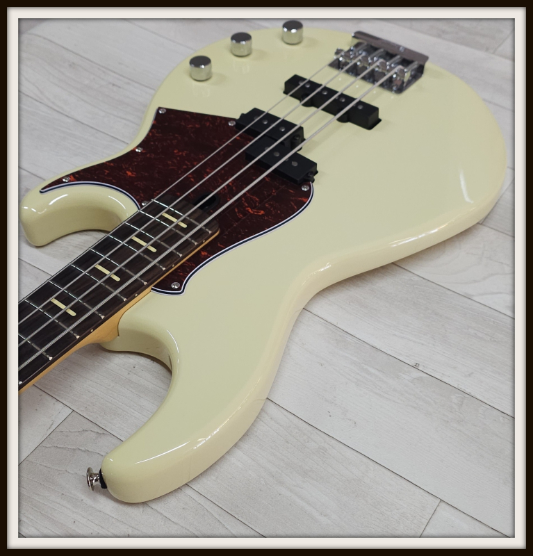 Yamaha Pro Series BBP34, Vintage White II